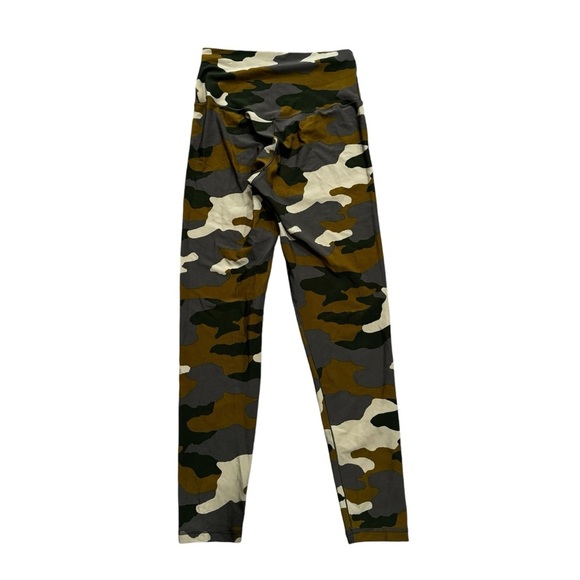 AERIE Offline Camo High Waisted Legging Size M Soft NWOT - Picture 2 of 9